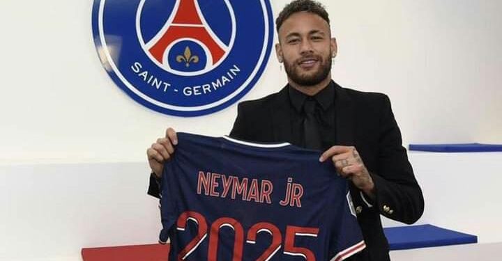 Neymar Jr extends PSG Contract