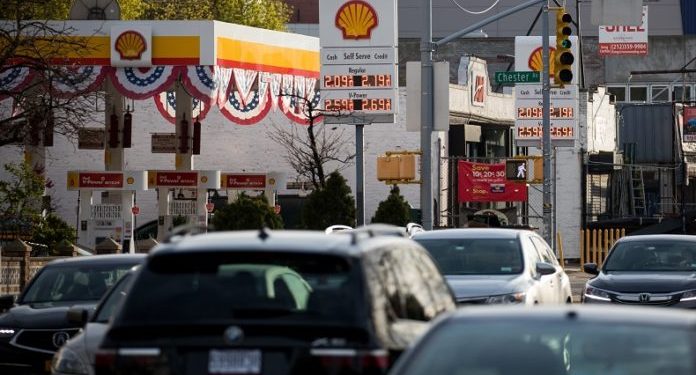 Pipeline shutdown prompts ‘panic buying,’ fuel shortages in the US