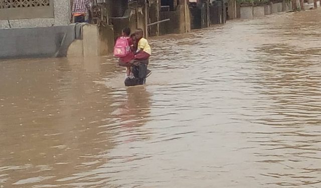 Kumasi: Four people washed away by flood at Bomso