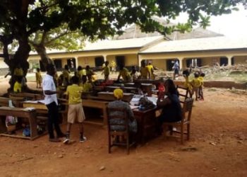 C/R: Teachers threaten boycott after residents shit-bomb school