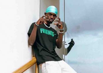 Black Sherif Rebuked By UPSA Lecturer For Wearing Earrings