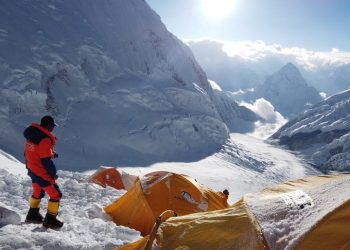 The Many Dead Bodies on Mount Everest And Why They Are Left to Stay On The Mountain (Photos)