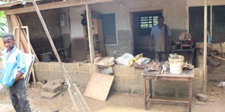 E/R: Family of six narrowly escape death in devastating flood