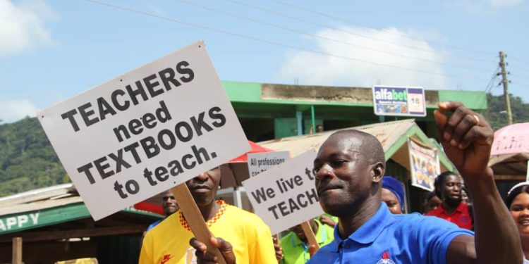 Teachers Unhappy Over Lack Of Textbooks For New Curriculum