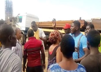 Tema Manhean Youth Storm Sentuo Over Flooding