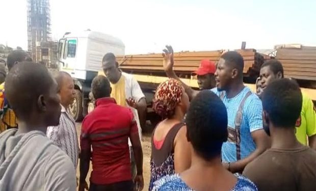 Tema Manhean Youth Storm Sentuo Over Flooding