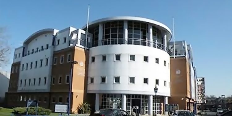 A mom Was arrested After She Brought A knife To A Police Station hoping To stab The Man Who Raped Her Daughter’s Corpse