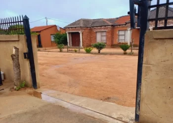 Thieves Surprises Man As He Wakes Up To Find Out That His Main Gate Has Been Stolen