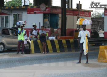 Hawkers Pose As Toll Collectors At Kasoa Tollbooth
