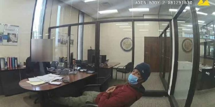 Black Man Detained In Bank After He’s Accused Of Presenting Fake Check When It Wasn’t