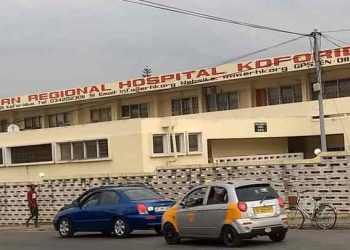 E/R: Two Nurses On Duty Fight At Eastern Regional Hospital In Presence Of Clients