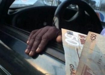 Policewoman Caught On Camera Collecting Bribe From Motorcyclist