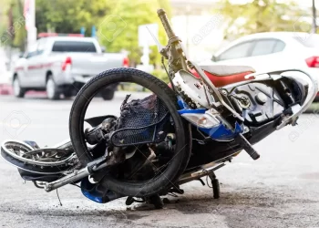 E/R: Teacher, manager On Motorbike Crushed To Death By Truck