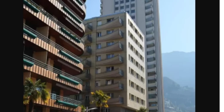 4 Out Of 5-member Family Jump To Death One After The Other From 7th-floor Of Apartment