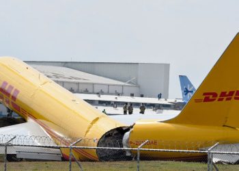Cargo plane breaks In Two During Emergency Landing In Costa Rica