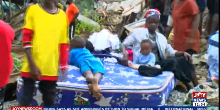 Residents Of Pampaso Block Accra-Kumasi Highway Over Forced Eviction