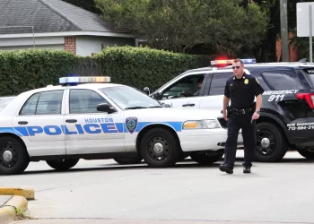 NYPD Officer Trailed His Wife to Apparent Tryst With Younger Man, 20, Then Fatally Shot Him as He Fled