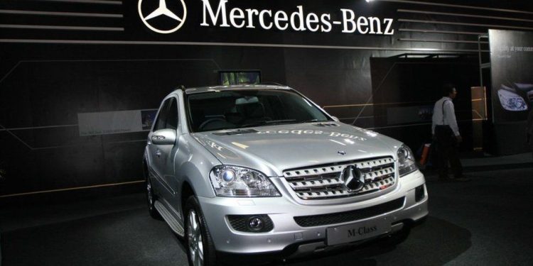 Mercedes Recalls Almost 1m Cars Over Faulty Brakes
