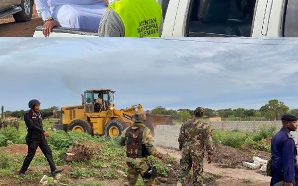 [PHOTOS]: Henry Quartey Leads Soldiers To Pull Down Illegal Structures On CSIR Land