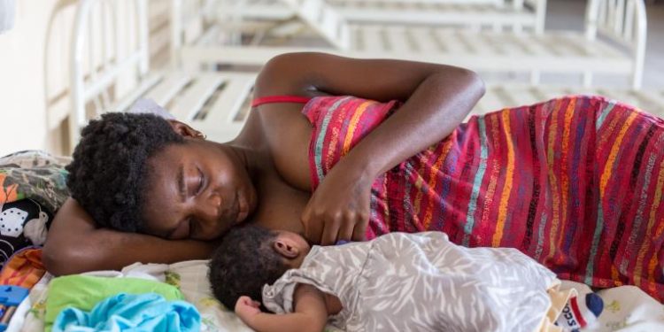Newborns Must Be Breastfed Within First 30 Minutes After Birth – Nutritionists Advises