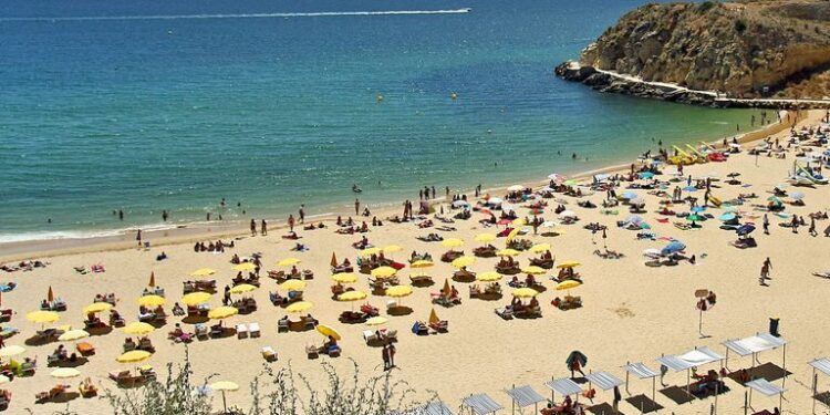 British woman dies on beach in Portugal