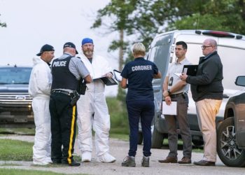10 dead, 15 hospitalized in Canada mass stabbing attacks, police say