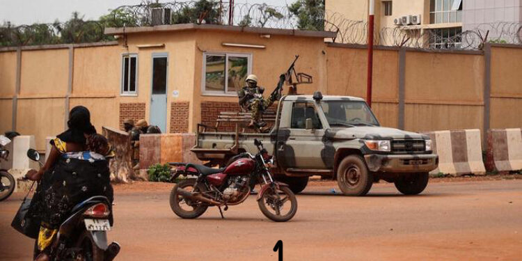 Burkina Faso: Coup leader Damiba ‘ousted’ in army revolt