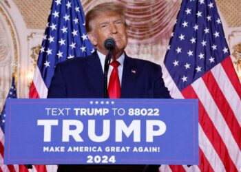 Donald Trump announces bid to run for US president in 2024