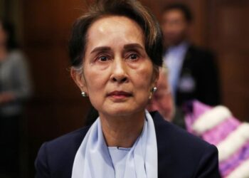 Myanmar court convicts Aung Suu Kyi of corruption