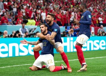 France edge past Morocco to set up Argentina final