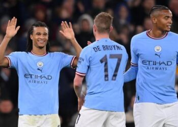 Manchester City 3-2 Liverpool: Man City reach Carabao Cup quarter-finals