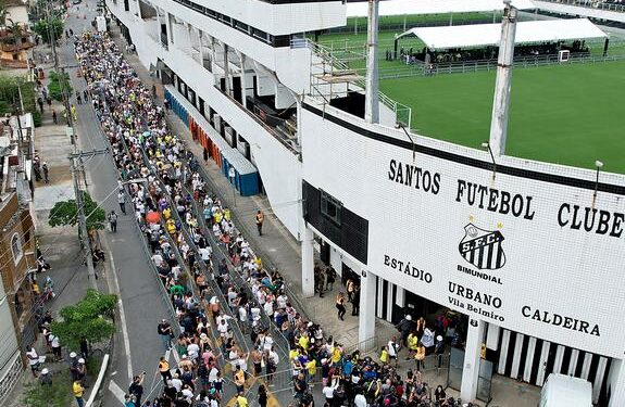 Brazil bids farewell to Pele with 24-hour wake