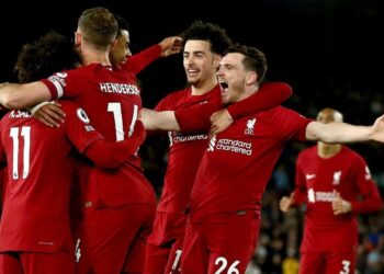Liverpool hit Leeds for six to boost European hopes