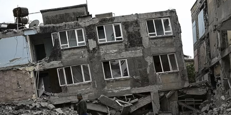 Father who lost wife and two children in Turkish earthquake kills surviving daughter and himself