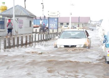 Heavy rains cause traffic, flood on N1 Highway and parts of Dzorwulu