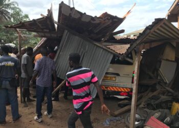 Takoradi: Trotro crashes into mechanic shop after failed overtaking
