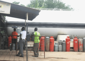 Members of Gas Tanker Drivers Association threatens industrial strike against leadership