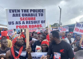 Ashaiman residents protest over bad roads in the municipality