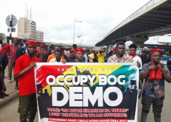[photos] #OccupyBoG demo underway