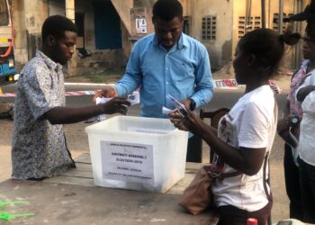 EC lauded for allowing flood victims to vote in the District Assembly Election without ID Cards