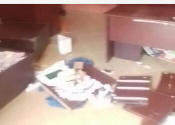 Irate youth vandalise Cocoa Board Office at Dodi-Papase