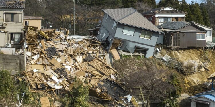 Japan earthquake: Fires hit quake zone as rescuers race to reach survivors