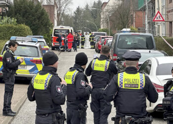 Hamburg ‘locked down’ as two victims knifed to death in broad daylight as suspect flees