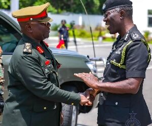 Chief of Defence Staff pays a courtesy call on IGP