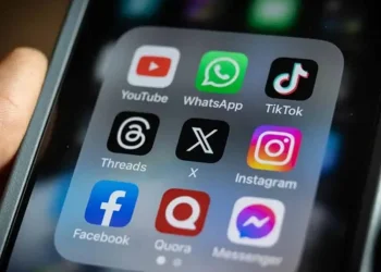 US state bans children under 14 from social media