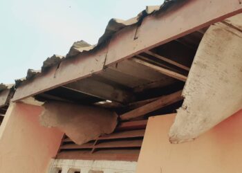 Tema: Heavy rainstorm rips off Oninku Drive Basic school