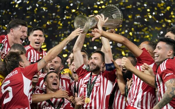 Olympiacos beat Fiorentina to win Europa Conference League