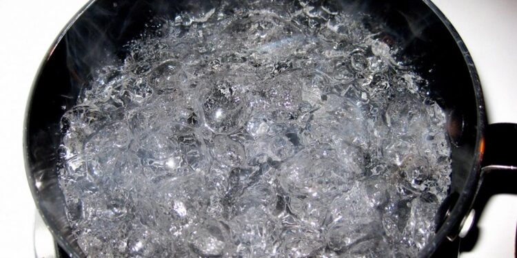 Manso Adubea: Woman baths colleague with boiling oil