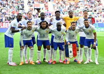 France snatch Euro last 8 spot with late winner