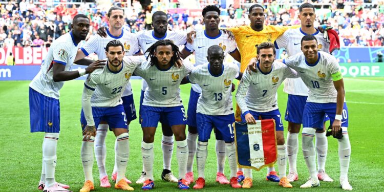 France snatch Euro last 8 spot with late winner